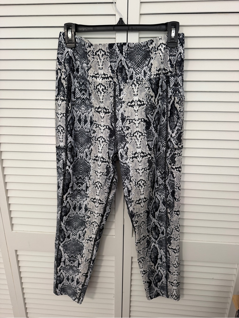Snake Print Stretch Leggings - Black & White Size XL